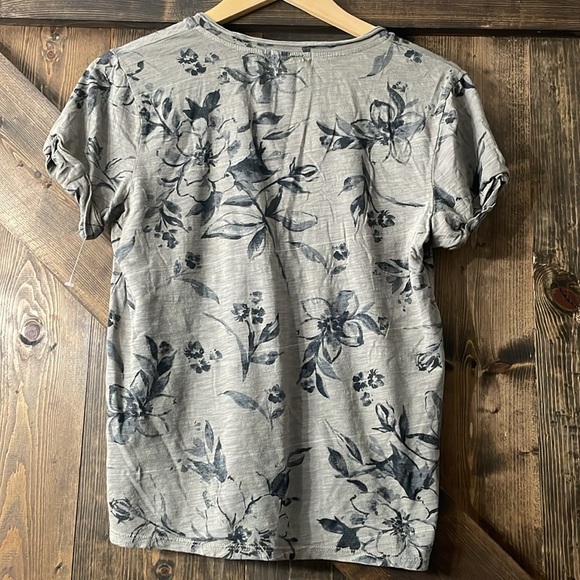 T.la by ANTHROPOLOGIE The Lars Classic Tee - Picture 6 of 8